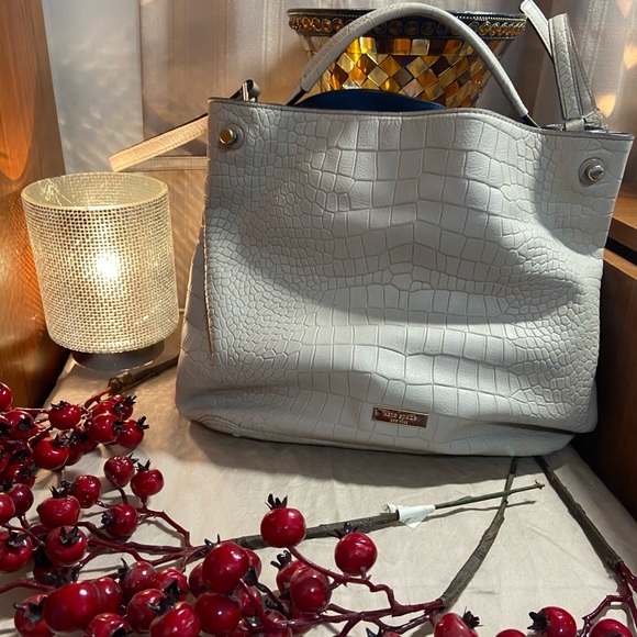 Kate Spade textured leather purse - Picture 1 of 3